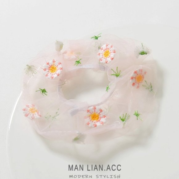 🌼Daisy floral hair tie Chiffon Scrunchie - Picture 2 of 5